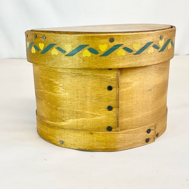 Camel 1980s Vintage Americana Folk Art Maple Wood Cheese Box For Sale - Image 8 of 10