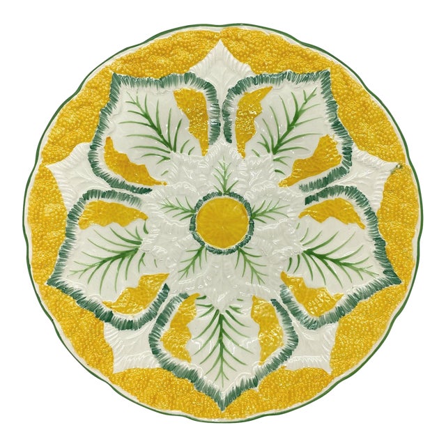 Wedgwood Majolica Cauliflower Pattern 9In Plate on Yellow Ground