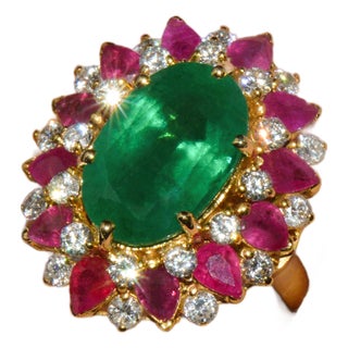 Late 20th Century Gia Certified 11.39Ct Zambian Emerald, Ruby & Diamond 18k Gold Cocktail Ring, Size 6 For Sale