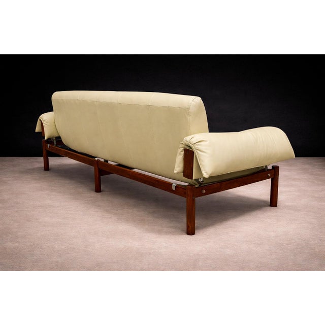 “MP-13” Sofa in Rosewood & Leather, Percival Lafer, 1967 - Lot 61 For Sale - Image 4 of 12