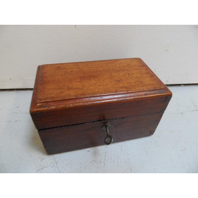 Antique Mahogany Jewelry Box, 1890s, in Very Good conditions. Designed 1890 to 1919
