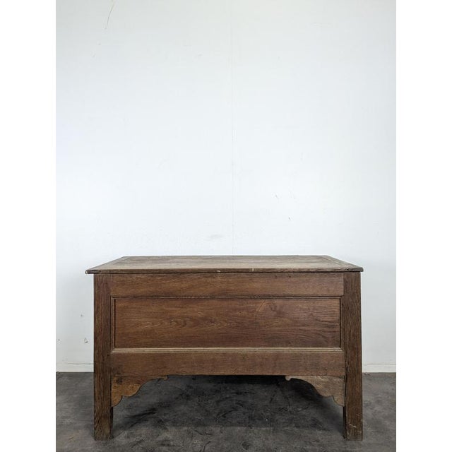 19th Century Oak Chest with High Feet, in Very Good conditions.