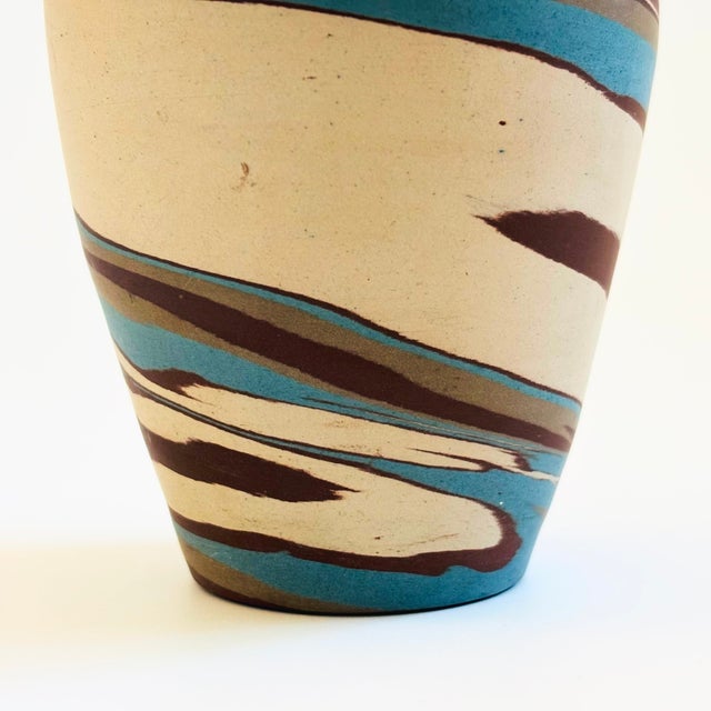 Niloak Mission Swirl Pottery Vase For Sale - Image 4 of 8