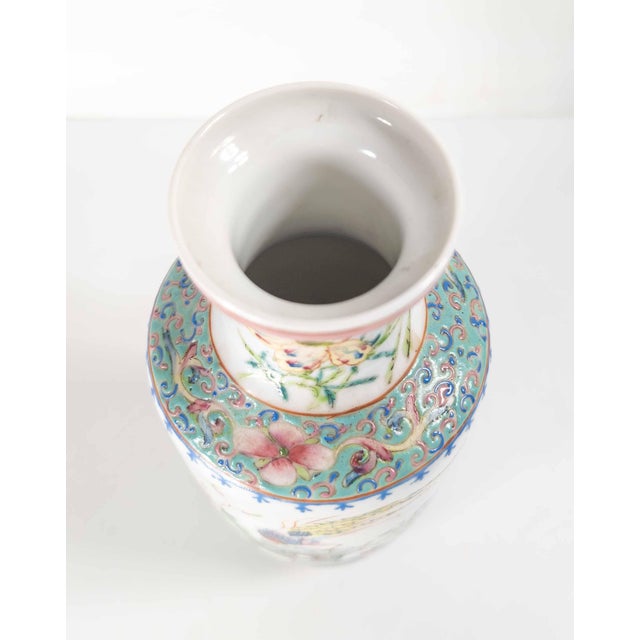 Early 20th Century Chinese Chinoiserie Famille Rose Vase, Late Qing or Republic Period For Sale - Image 14 of 18