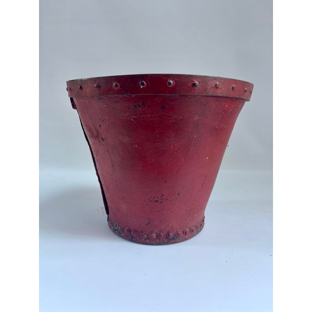 English 19th-Century English Antique Georgian Red Leather Hand-Decorated Armorial Shield Fire Bucket For Sale - Image 3 of 9