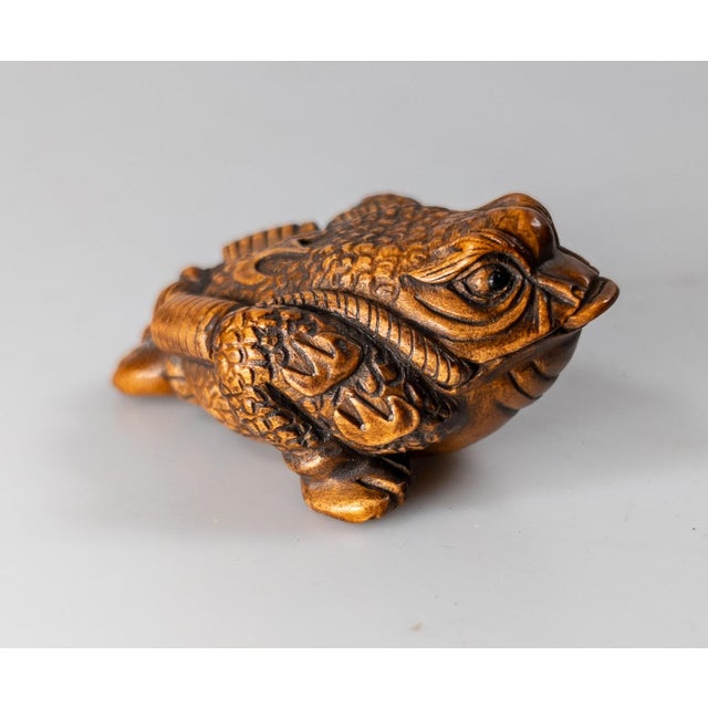 Mid 20th Century 20th Century Japanese Carved Boxwood Netsuke of a Three Legged Toad or Frog For Sale - Image 5 of 10