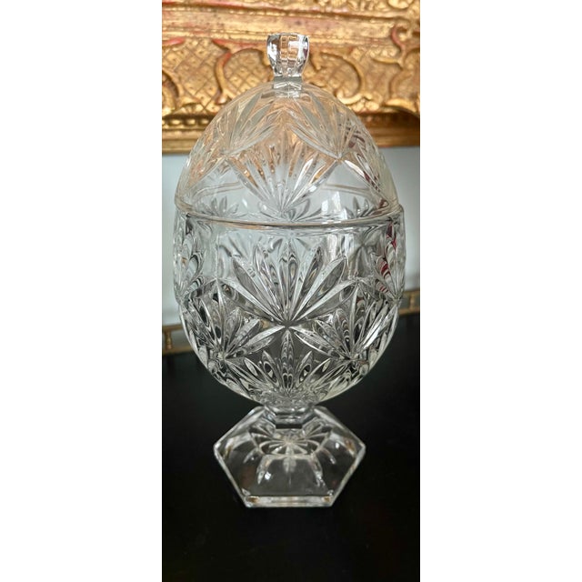 Transparent French Vintage Easter Egg-Shaped Crystal Lidded Candy or Nut Dish For Sale - Image 8 of 8