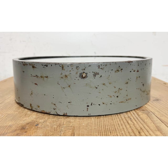 Industrial Factory Grey Wall Clock from International, 1950s For Sale - Image 12 of 17