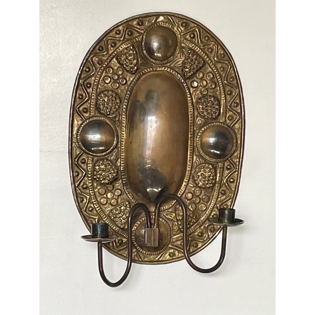 Early American 19th Century Hammered Brass Double Arm Wall Sconces - Set of 2 For Sale - Image 4 of 12