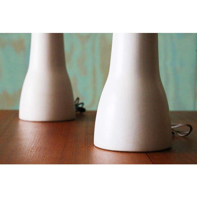 1960s 1960s Pair of Jane and Gordon Martz Table Lamps M165 Marshall Studios White Walnut For Sale - Image 5 of 14