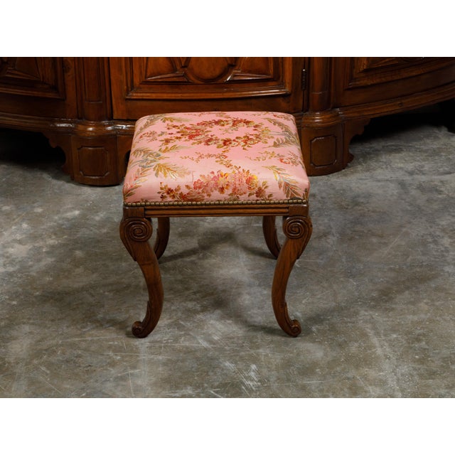 Brown English 1820s Mahogany Stool with Floral Themed Upholstery and Cabriole Legs For Sale - Image 8 of 10