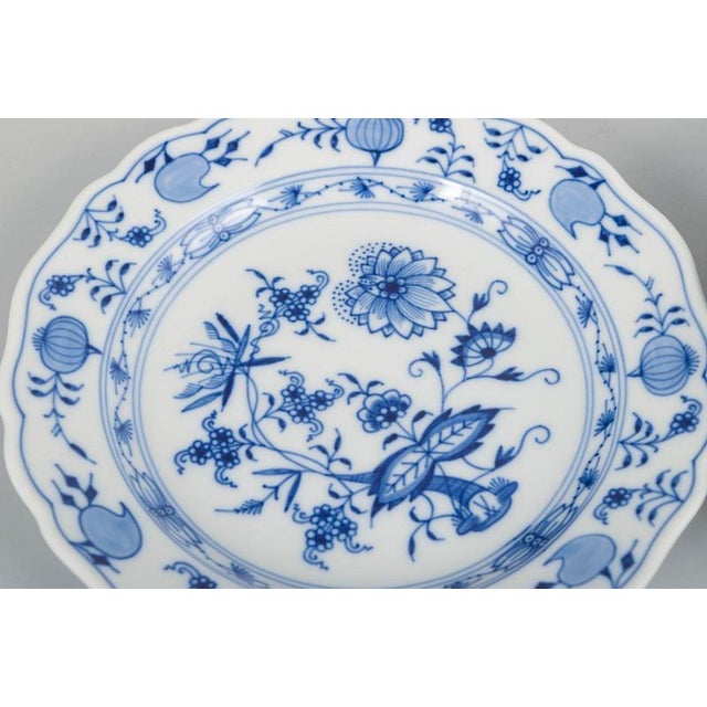 Porcelain Salad Plates with Zwiebelmuster Pattern from Meissen, Germany, Late 20th Century, Set of 4 For Sale - Image 3 of 5