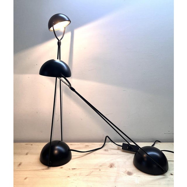 Beautiful Meridiana desk lamp designed by Paolo Piva for Stefano Cevoli in 1983. G4 G4 bulbs attack supplied in the sale...