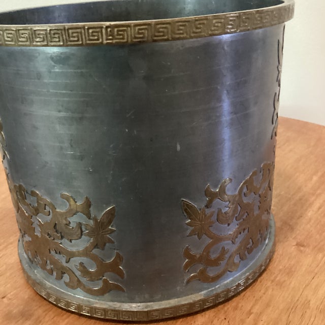 Mid 20th Century Vintage Chinoiserie Palm Beach Style Pewter W/Brass Overlay Ornamentation Jardiniere Hong Kong For Sale - Image 5 of 12
