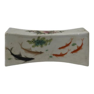 Chinese Off White Porcelain Fishes Rectangular Display Paperweight For Sale