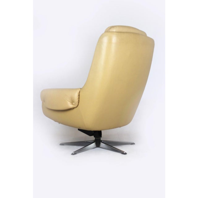 Mid-Century Modern Vintage Finnish Leather Swivel Lounge Chair with Adjustable Recline from Peem, 1970s For Sale - Image 3 of 13