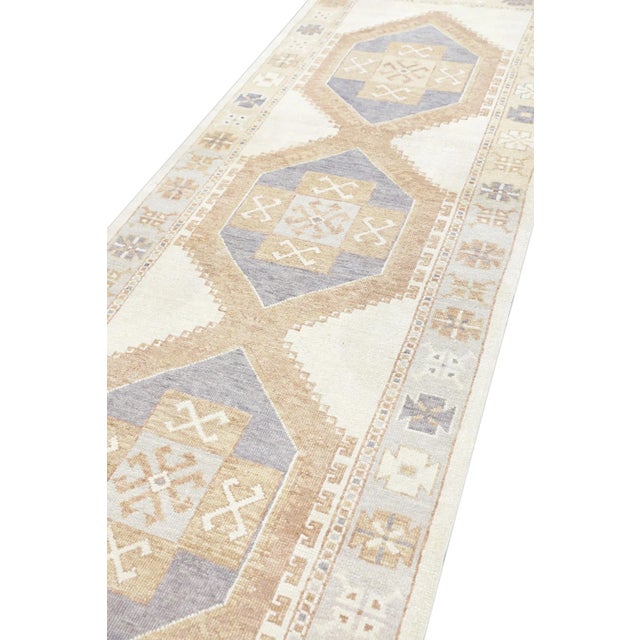 Modern Tan & Gray Handwoven Turkish Oushak Rug 4'2" X 12'1" For Sale - Image 3 of 9