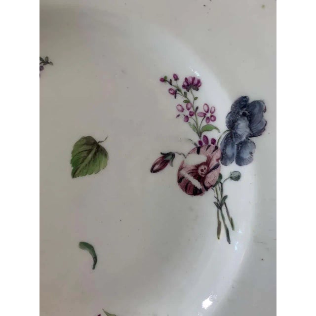 Chinese Porcelain Plate from India Company, 1700 For Sale - Image 4 of 9