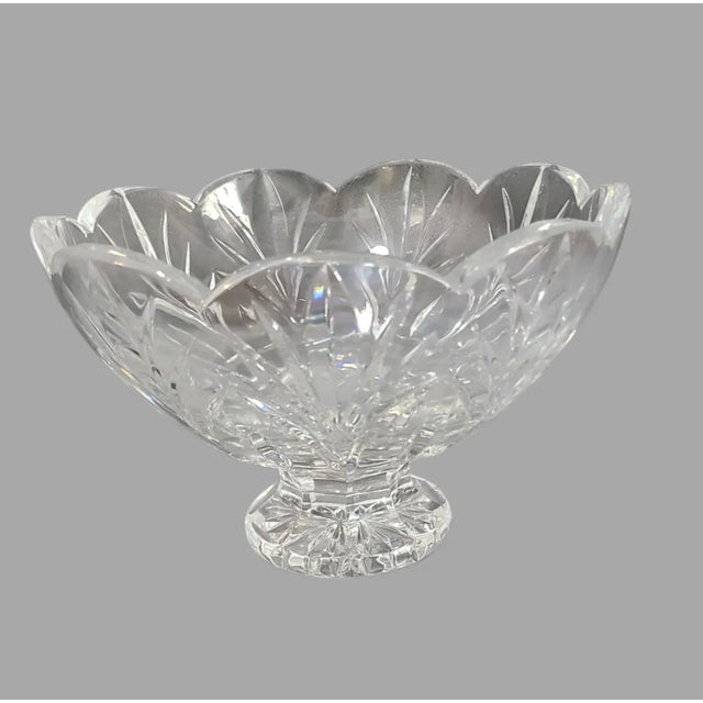 This exquisite Waterford Marquis pedestal bowl is a must-have for any collector or lover of fine crystal décor. Measuring...