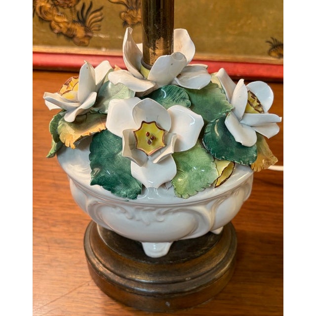 Early 20th Century Early Italian Porcelain Floral Lamp in the Manner of Capodimonte For Sale - Image 5 of 10