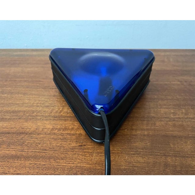 Postmodern Italian Triangular Table Lamp by Daniels Design for Ottika, 1980s For Sale - Image 15 of 18