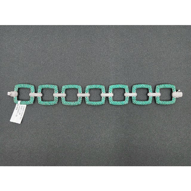 Early 21st Century 13.38 Ct Natural Emerald & Diamond Bracelet For Sale - Image 5 of 8