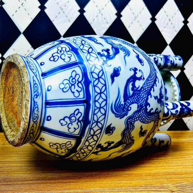Grand Chinoiserie Tulipière Blue & White Porcelain Vase Multi-Spout, 15" For Sale In Boston - Image 6 of 14