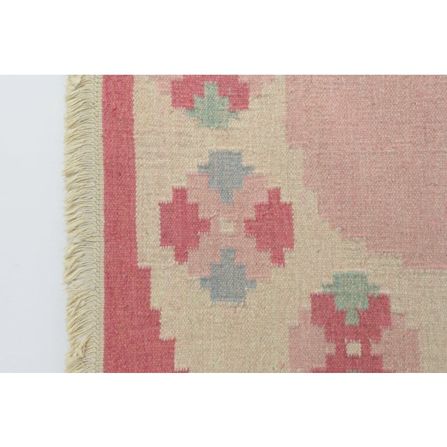 Mid-Century Modern Mid-Century Swedish Kilim Rug in Tones of Pink and Cream, 1960s For Sale - Image 3 of 6