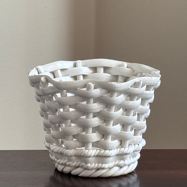 Rustic European Mid-20th Century Italian Basketweave Ceramic Cachepot For Sale - Image 3 of 18