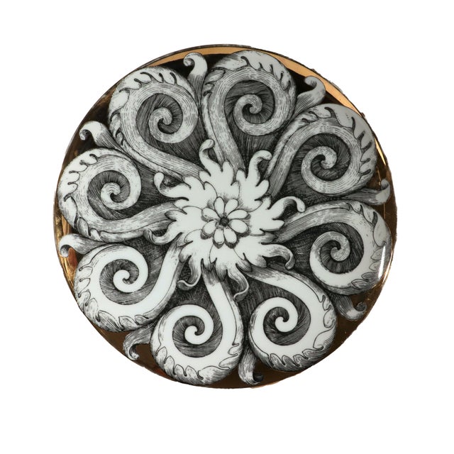 Mid-Century Modern Rosoni Pattern Piero Fornasetti Porcelain Plates, a Numbered Set of Six For Sale - Image 3 of 17