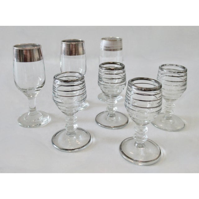 1960s Vintage MCM Dorothy Thorpe & Italian Silver Tiered and Rimmed Glass Cordials (Asst..)- 7 Pieces For Sale - Image 5 of 10