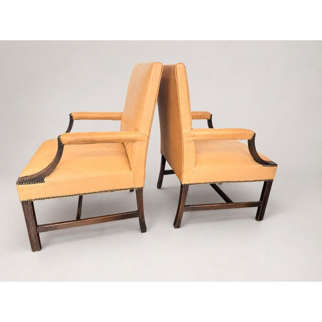 Traditional Pair of Georgian Carved Mahogany Library Armchairs in Peach Leather For Sale - Image 3 of 9