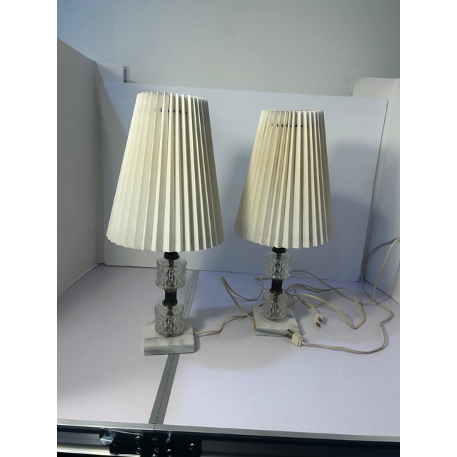 Vintage Mid‑Century Stacked Textured Glass & Marble Table Lamps – Pair of 2 Leviton Hollywood Regency 18" Accent Lamps For Sale In Kansas City - Image 6 of 12