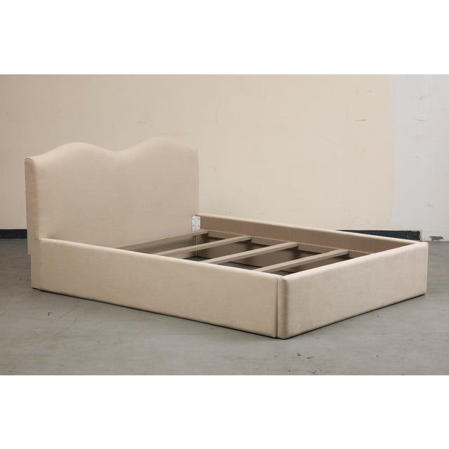 Modern Upholstered Linen Queen Bed With Scalloped Headboard