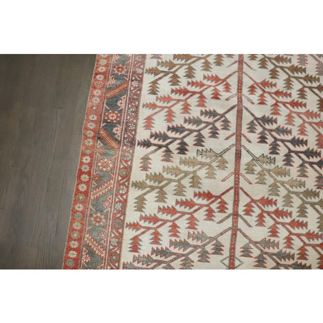 Early 20th Century Early 20th Century Ivory Branch Pattern Persian Bakhtiari Accent Runner - 4'2" x 9'2" For Sale - Image 5 of 7