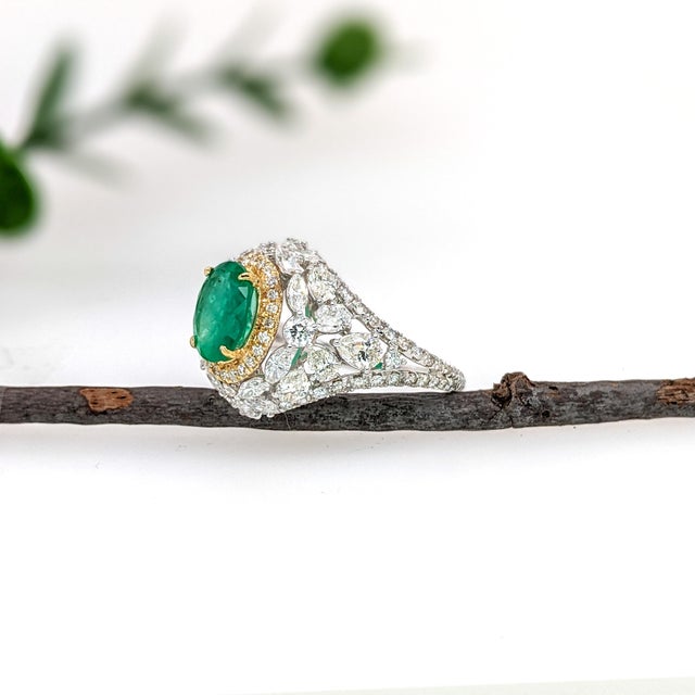 Exceptional Gia Certified Emerald in a Bespoke Heirloom Setting: Solid 14k Gold, Size 6.75 For Sale - Image 4 of 11