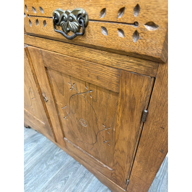 Antique Victorian Early American Quarter Sawn Oak Pie Safe For Sale - Image 9 of 16