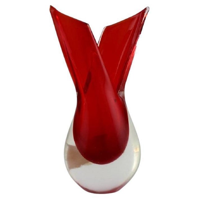 Art Glass Italian Red and Clear Mouth-Blown Murano Vase, 1960s For Sale - Image 6 of 6