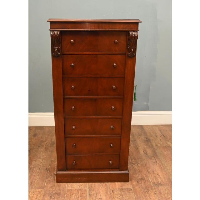 William IV Wellington Mahogany Chest of Drawers, 1860s For Sale - Image 5 of 5