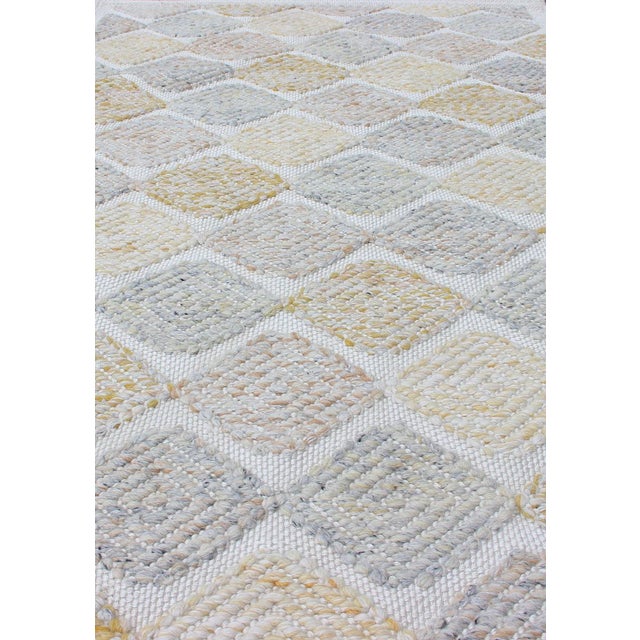 Early 21st Century Keivan Woven Arts All-Over Diamond Scandinavian Rug in Hi-Low 3' X 5' For Sale - Image 5 of 10