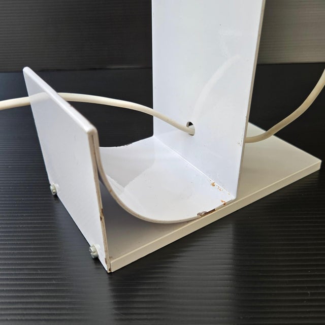 Vintage Table Lamp in White Lacquered Bent Metal, 1970s For Sale - Image 9 of 15