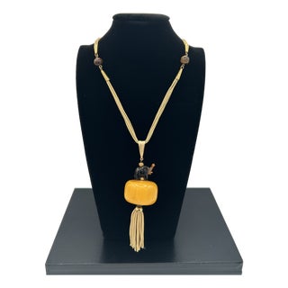 1940s Bakelite Amber Necklace W/ Tiger’s Eye Elephant Pendant & Gold Chain Tassels For Sale