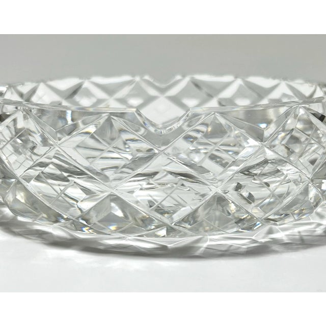 Vintage Heavy Cut Crystal Starburst Ashtray – Brilliant Star Etched Crystal Catchall For Sale - Image 4 of 8