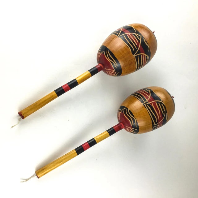 Need a shot of color where your guests can pick up and play with? Look no further. Stick these in a vase or on a shelf...