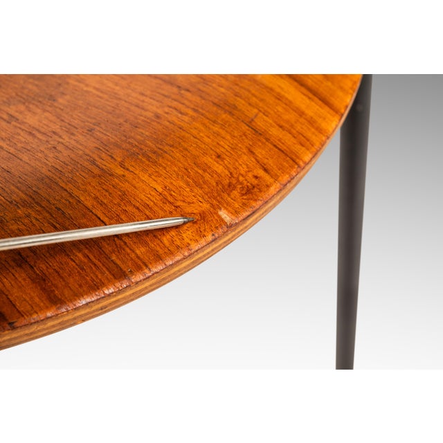 Set of Two (2) Early Model 3170 "Dot" Stools / Nesting Tables by Arne Jacobsen for Fritz Hansen, Demark, C. 1960s For Sale - Image 15 of 18