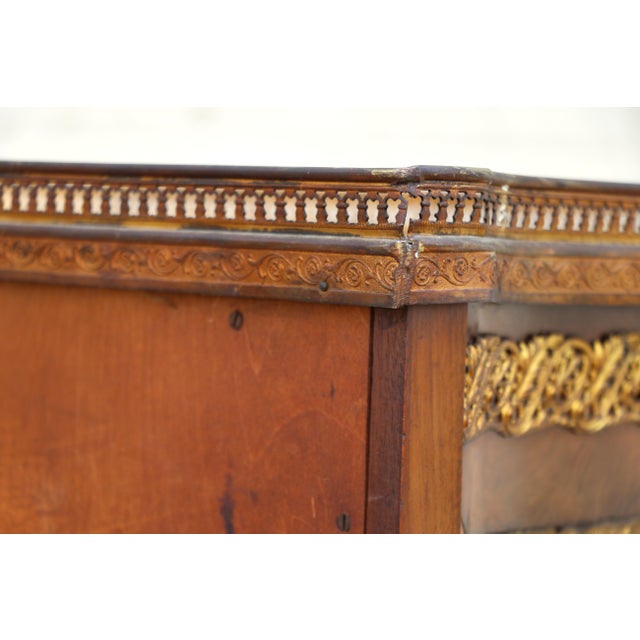 19th Century French Louis XV Vitrine Curio Cabinet With Marble Top & Ormolu For Sale - Image 18 of 18