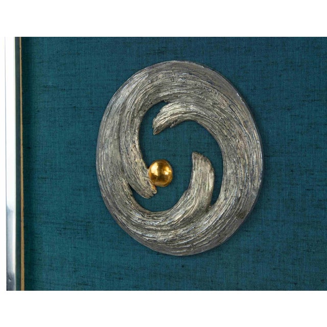 The circle of life is a contemporary artwork realized by Artist of the late 20th Century. Bronze relief mounted on green...