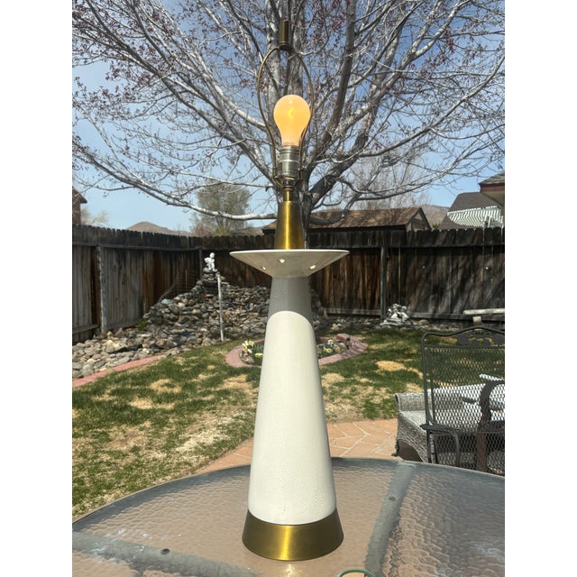 Nardini Studios Mid Century Atomic Nardini Studios Bone White Lamp With Crackle Glaze and Brass Accent For Sale - Image 4 of 7