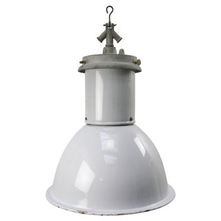 Vintage Industrial British Gray Enamel Pedant Light, 1950s For Sale