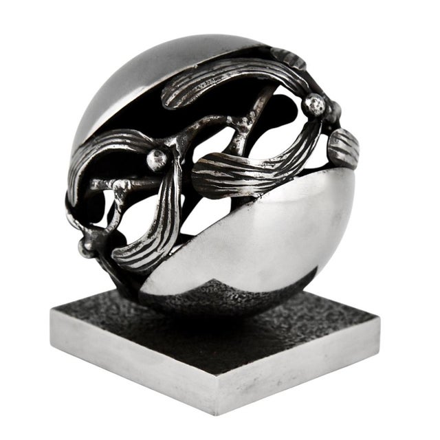 Art Deco Wrought Iron Mistletoe Paperweight by Edgar Brandt, France, 1921 For Sale - Image 3 of 12